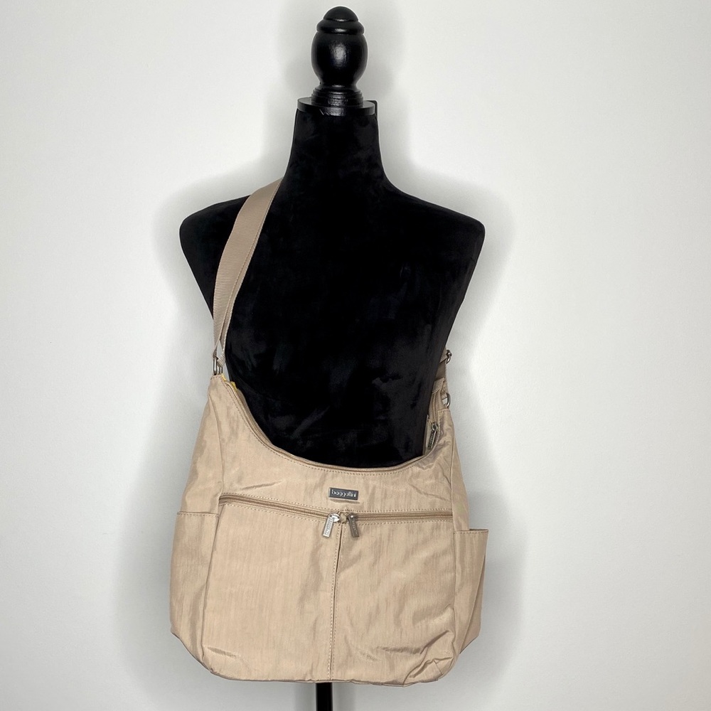 Baggallini Large Cargo Bagg Crossbody Beige Bag